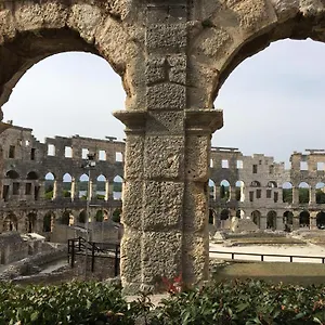 Luxury Old Town Apartment Pula